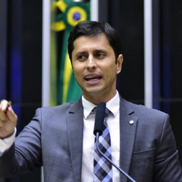 Duarte Jr. relata projeto que isenta impostos sobre equipamentos de acessibilidade