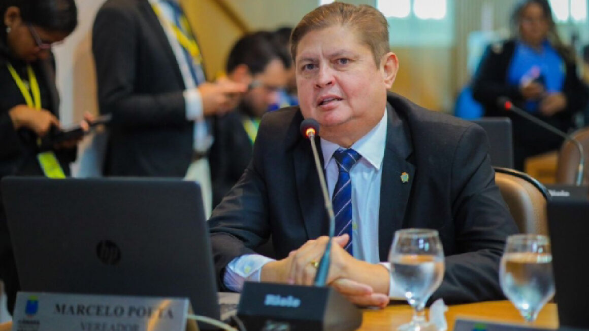 “Braide diz que não vai ter dinheiro para professor, mas o carnaval está aí torando!”, diz vereador