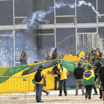 A democracia nunca está garantida