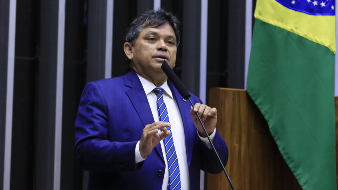 Márcio Jerry quer nova taxação sobre big techs e criação de fundo de regulação digital