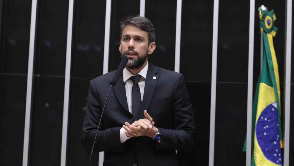 Pedro Lucas defende regulamentação da nova CNH e diz que Brasil precisa de formação mais acessível e moderna