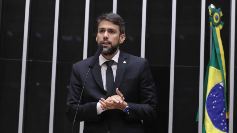 Pedro Lucas defende regulamentação da nova CNH e diz que Brasil precisa de formação mais acessível e moderna