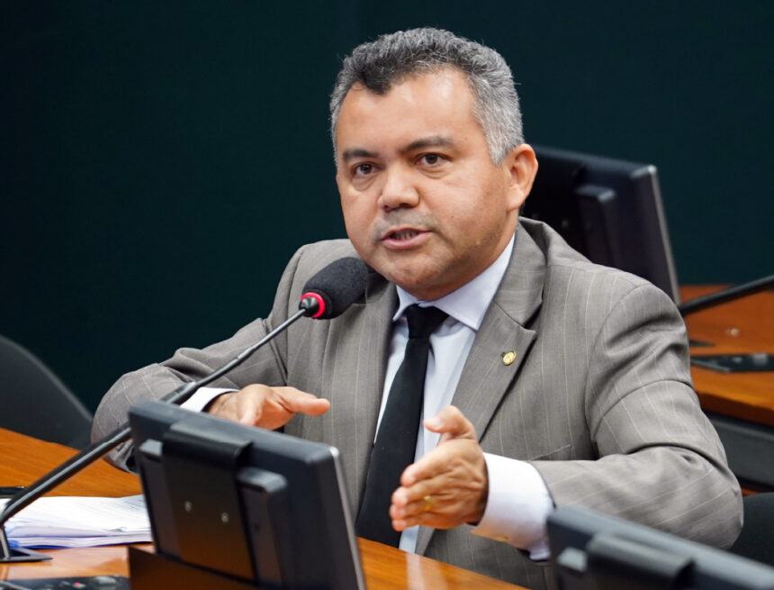 CCJ aprova parecer de Cleber Verde contra multa a pessoas com deficiência em condomínios