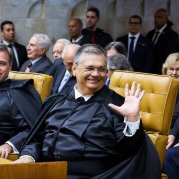 Flávio Dino rejeita ação contra MP que dispensa exames na renovação da CNH