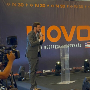 No dia da prisão de Bolsonaro, presidente do Novo no Maranhão puxa coro de “Fora Alexandre de Moraes” em evento do partido