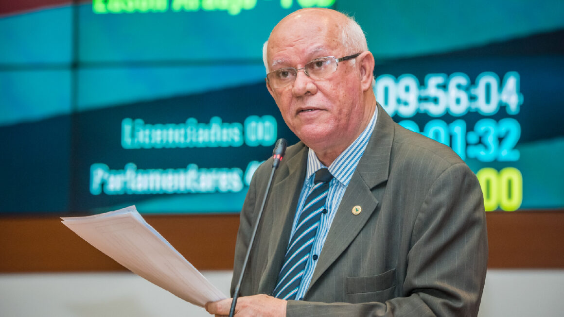 CPMI do INSS adia depoimento de Edson Araújo após apresentação de atestado médico