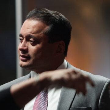 Weverton Rocha é citado pela PF como um dos líderes de esquema de fraude no INSS