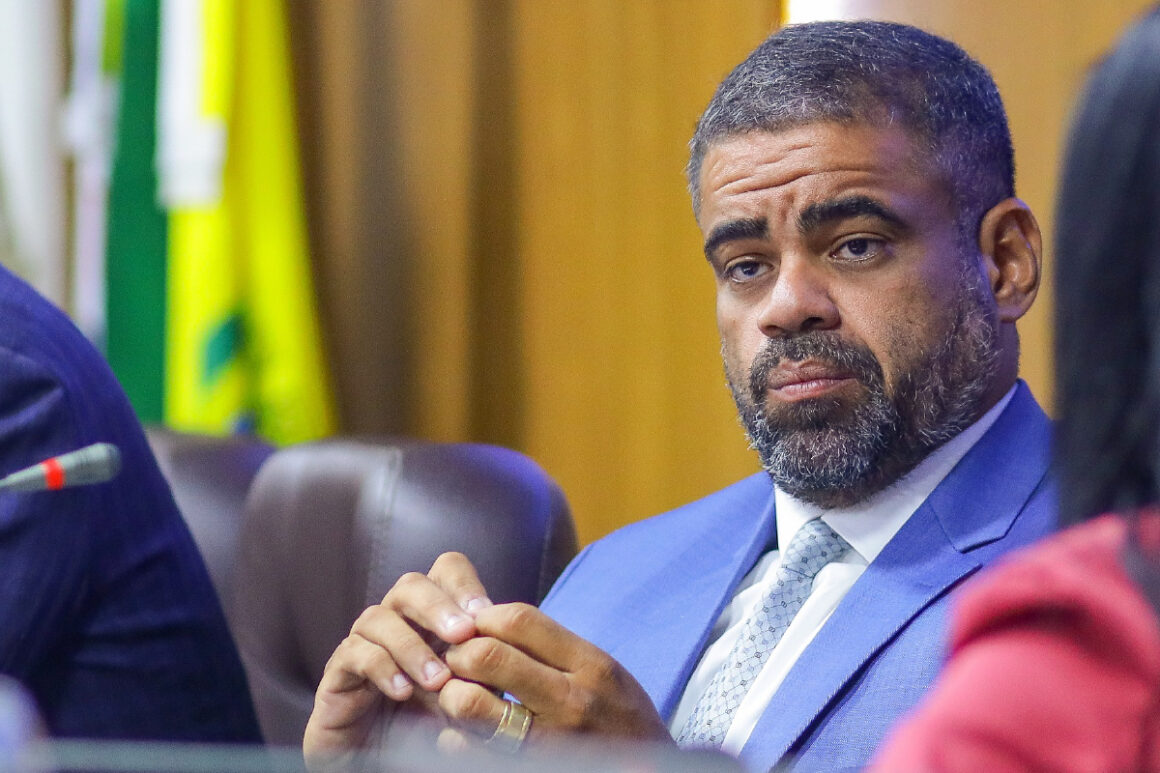 Presidente da Câmara não vai pautar pedido de cassação contra Eduardo Braide