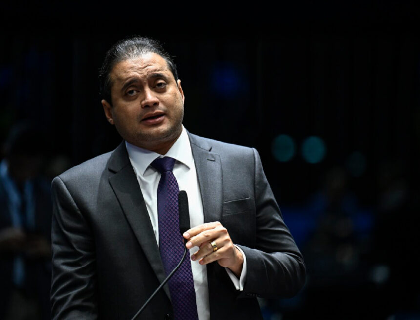 Familiares de Weverton Rocha e advogado ligado ao senador são alvos da Polícia Federal Familiares de Weverton Rocha e advogado ligado ao senador são alvos da Polícia Federal