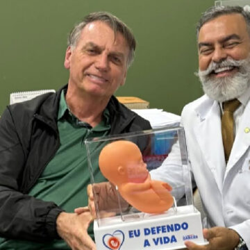 Deputado do MA aciona OAB e aponta possíveis violações a direitos fundamentais de Bolsonaro