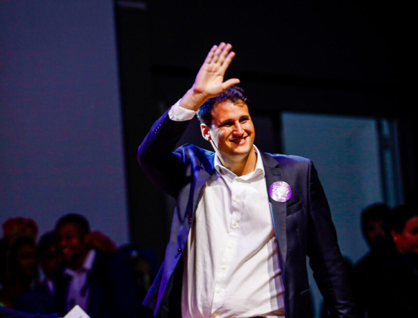 Orleans se assume Bebezão