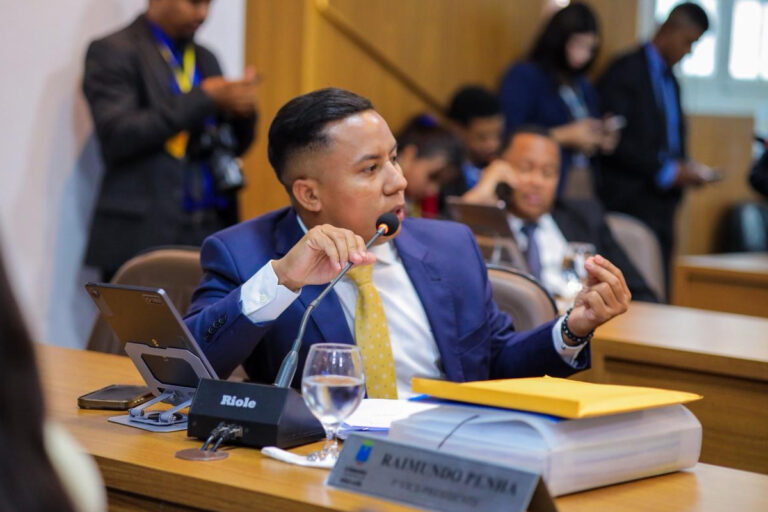 Penha rebate Braide, cobra proposta oficial e desafia Prefeitura a tirar Passe Livre do papel