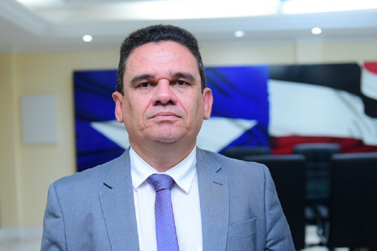 Delegada denuncia secretário de Segurança do MA por assédio durante reunião institucional