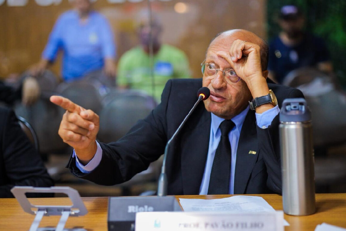 Após secretários ignorarem convocação, Câmara articula mudança na Lei Orgânica para permitir punição a faltas injustificadas Após secretários ignorarem convocação, Câmara articula mudança na Lei Orgânica para permitir punição a faltas injustificadas