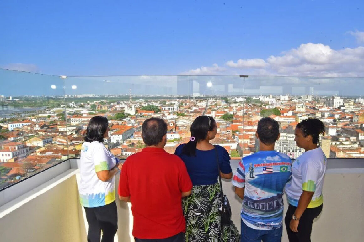 Edital sem cachê da Prefeitura de São Luís vira meme e ganha música de protesto Edital sem cachê da Prefeitura de São Luís vira meme e ganha música de protesto