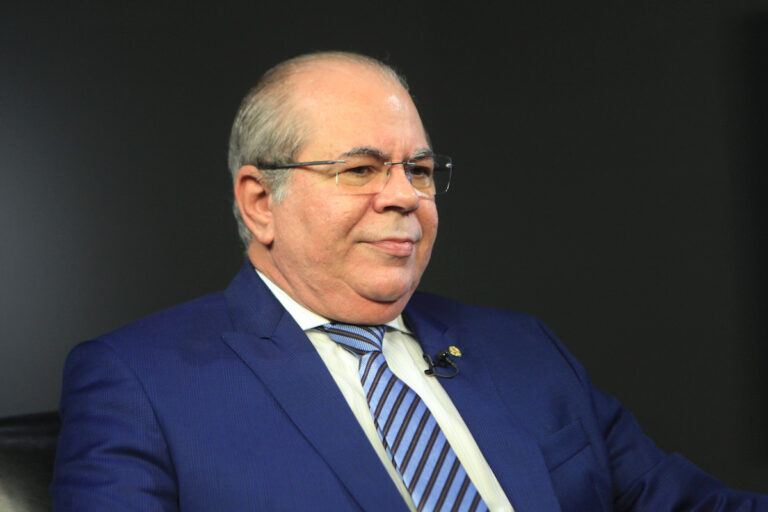 Hildo Rocha recua de emenda que adia fim da 6×1 e agora diz defender a escala 5×2 já em 2026