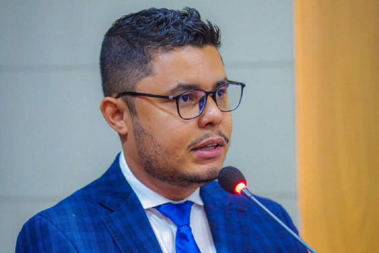 Polícia pede medidas protetivas e busca contra deputado após denúncia de agressão e estupro