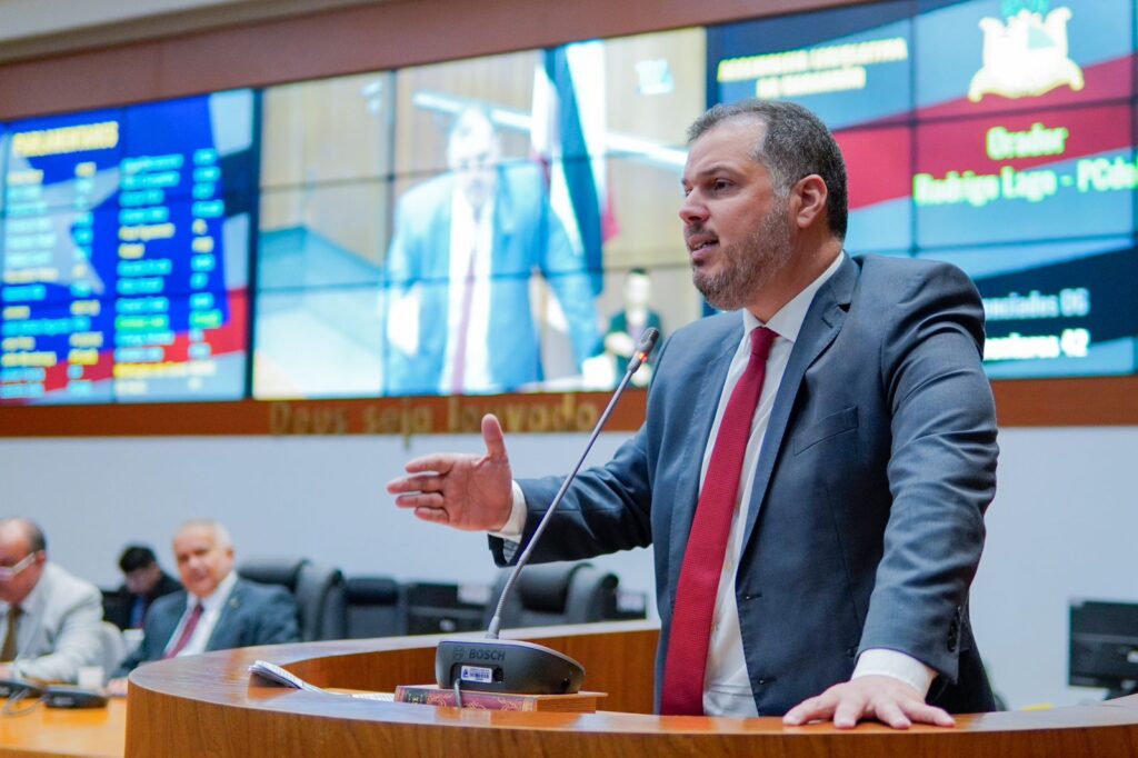 Rodrigo Lago e Dr. Yglésio trocam acusações em sessão da Assembleia: “Tu és um canalha” Rodrigo Lago e Dr. Yglésio trocam acusações em sessão da Assembleia: “Tu és um canalha”
