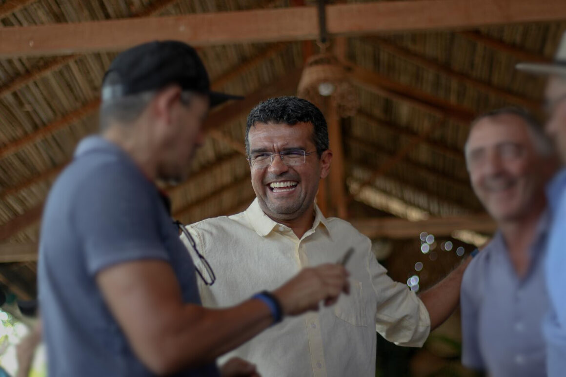 Lahésio desiste do governo e anuncia pré-candidatura ao Senado