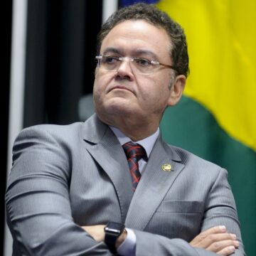Roberto Rocha diz que não foi consultado sobre decisão de Lahésio e afirma que “nada está descartado”