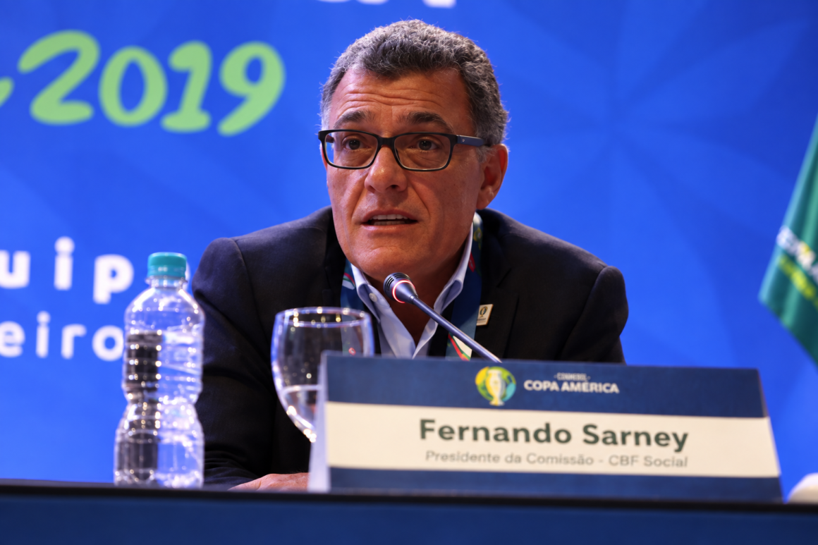 Flávio Bolsonaro apresenta notícia-crime ao STF contra Fernando Sarney por suposta coação no caso Dark Horse Flávio Bolsonaro apresenta notícia-crime ao STF contra Fernando Sarney por suposta coação no caso Dark Horse