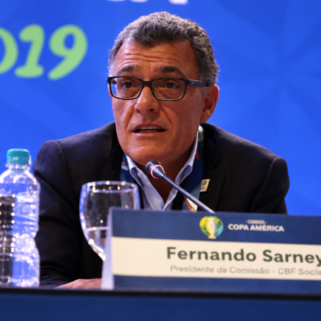 Flávio Bolsonaro apresenta notícia-crime ao STF contra Fernando Sarney por suposta coação no caso Dark Horse Flávio Bolsonaro apresenta notícia-crime ao STF contra Fernando Sarney por suposta coação no caso Dark Horse