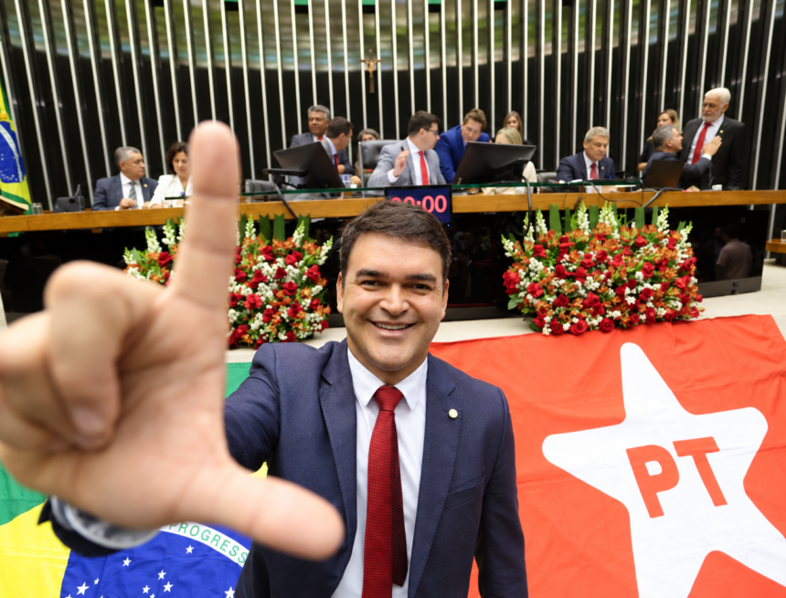Único deputado do PT no estado, Rubens Jr. ignora Camarão e se derrama por Eduardo Braide Único deputado do PT no estado, Rubens Jr. ignora Camarão e se derrama por Eduardo Braide