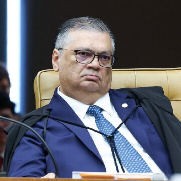 Dino pede apuração de magistrados com indícios de vínculos financeiros com Banco Master