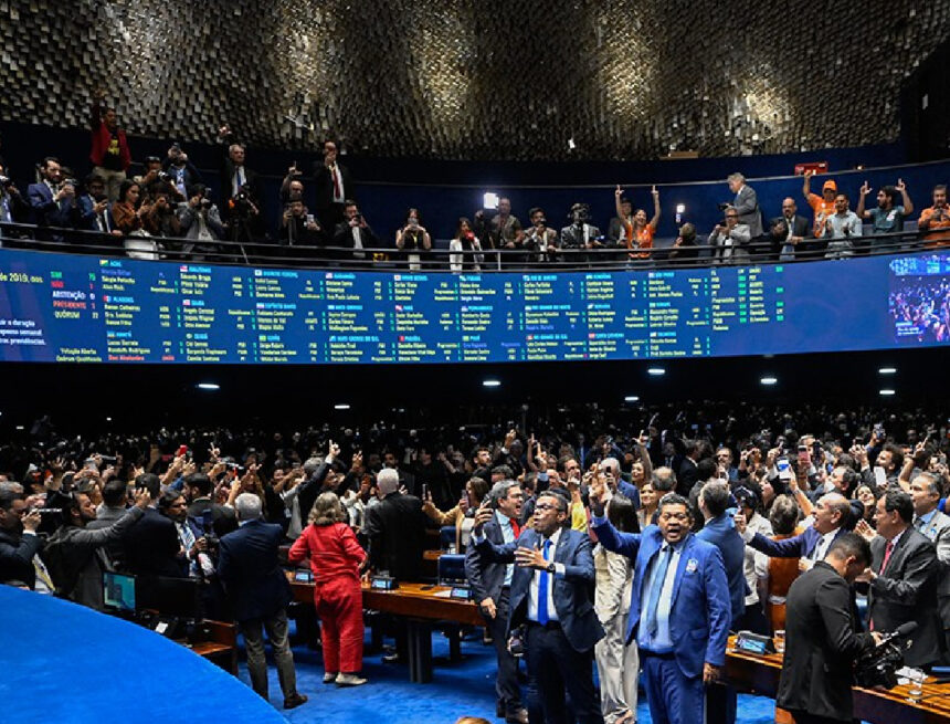 Senado aprova fim da escala 6×1; veja como votaram os senadores maranhenses