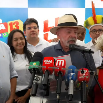 Em São Luís, Lula desafia Flávio Bolsonaro a abrir sigilos: “Quero ver se ele tem coragem”