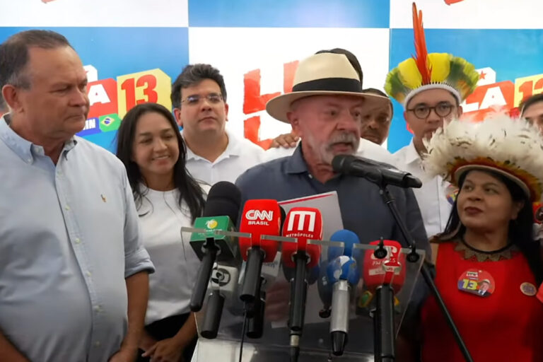 Em São Luís, Lula desafia Flávio Bolsonaro a abrir sigilos: “Quero ver se ele tem coragem”