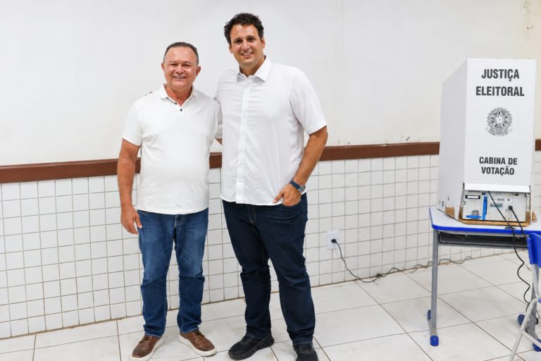 Orleans vota em Colinas ao lado do governador Carlos Brandão