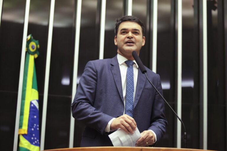 Rubens Jr. defende apoio do PT à reeleição de Hugo Motta na Câmara