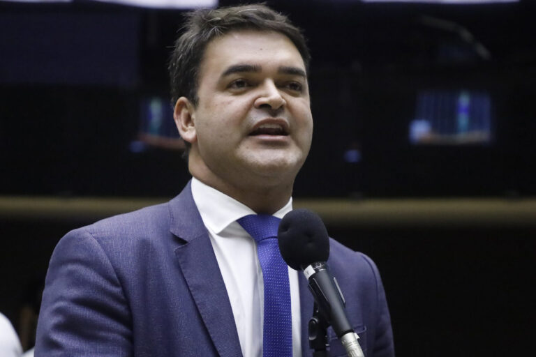 Senado aprova proposta relatada por Rubens Jr. que aumenta teto do MEI para R$ 140 mil