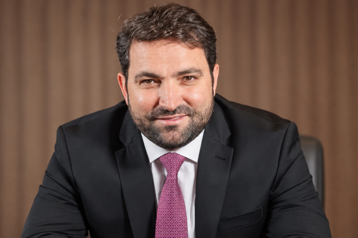 Moraes determina bloqueio de até R$ 6 bilhões em bens do dono da TV Difusora Moraes determina bloqueio de até R$ 6 bilhões em bens do dono da TV Difusora